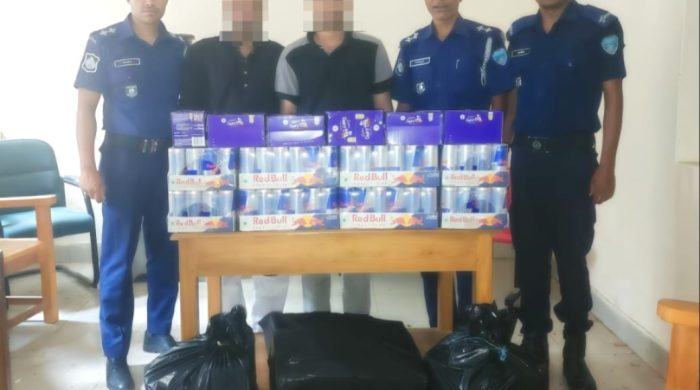 বাঞ্ছারামপুর থানা পুলিশ কর্তৃক অবৈধ ভারতীয় মালামাল উদ্ধার সহ ০২ জন গ্রেফতার: